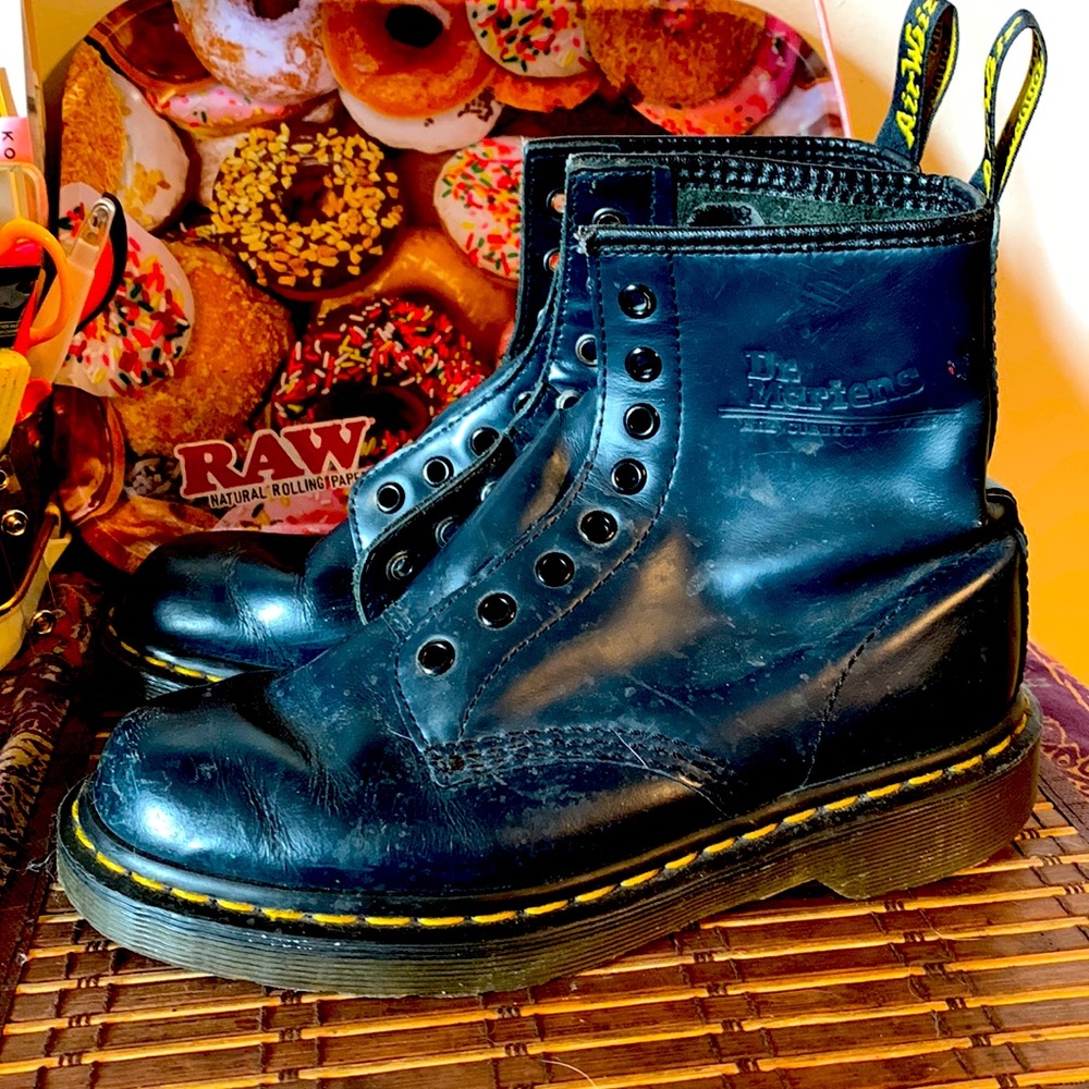 Dark Blue Navy Vintage Dr. Marten Boots, Docs, Doc Martens size 7.5 women’s